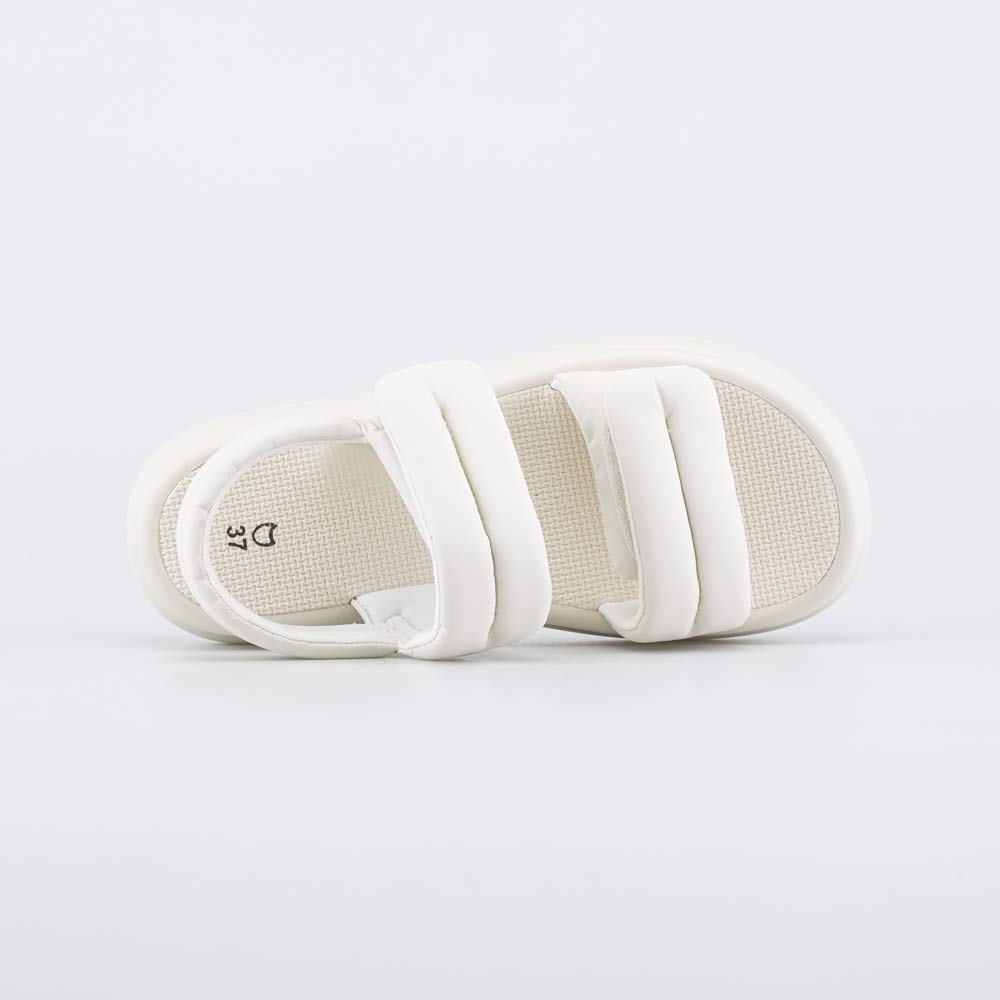 Сандалии 1 995 руб.