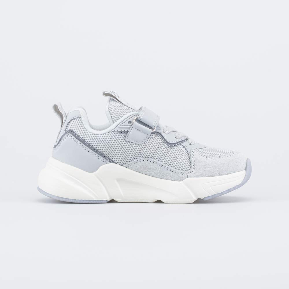 Кроссовки 1 940 руб.