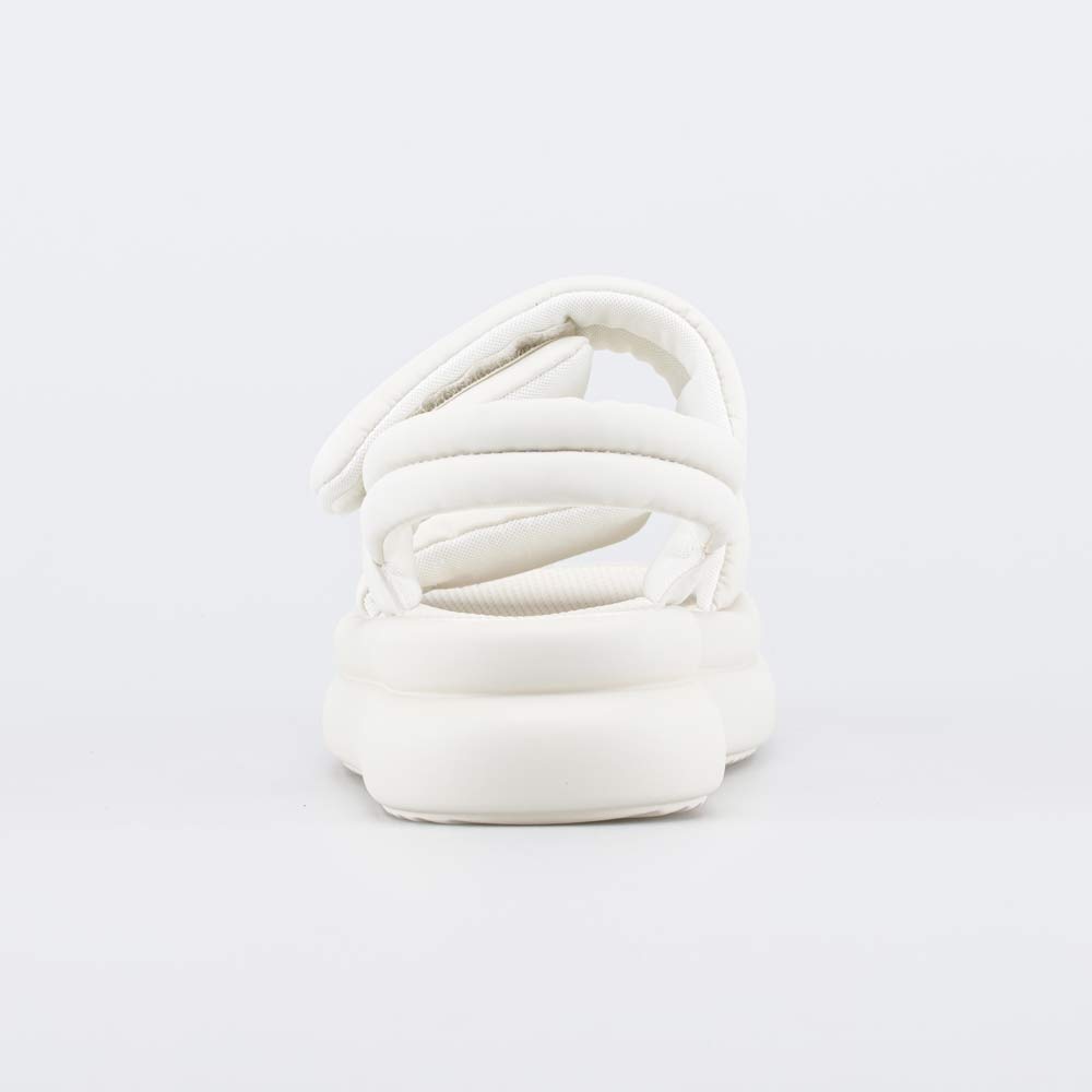 Сандалии 1 995 руб.