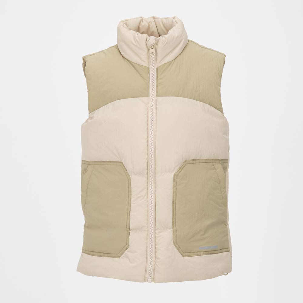 07785005-40 Жилет бежевый р.122 1 690 руб.