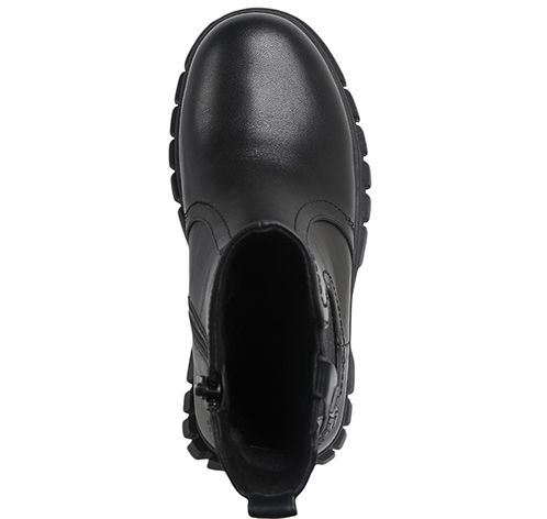 Ботинки 930 руб.