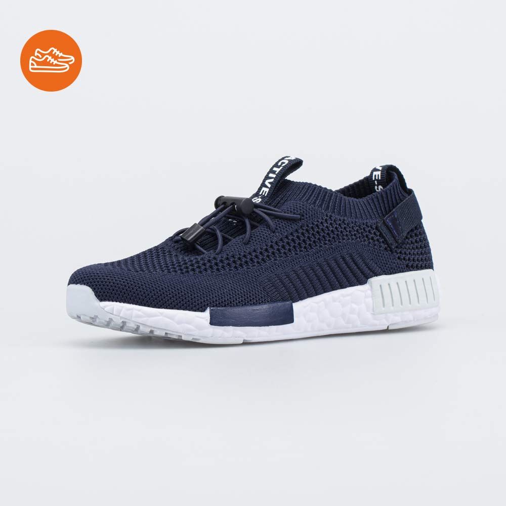 Кроссовки 1 695 руб.