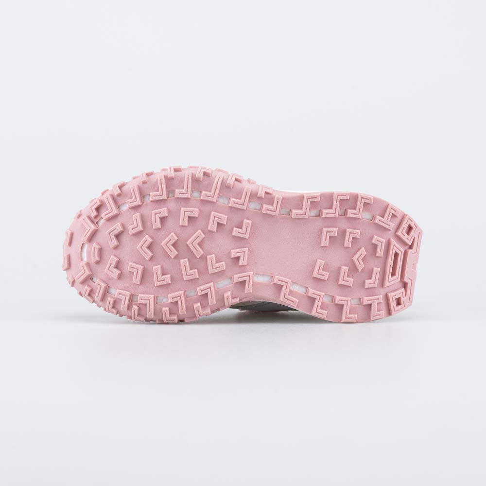 Кроссовки 2 400 руб.