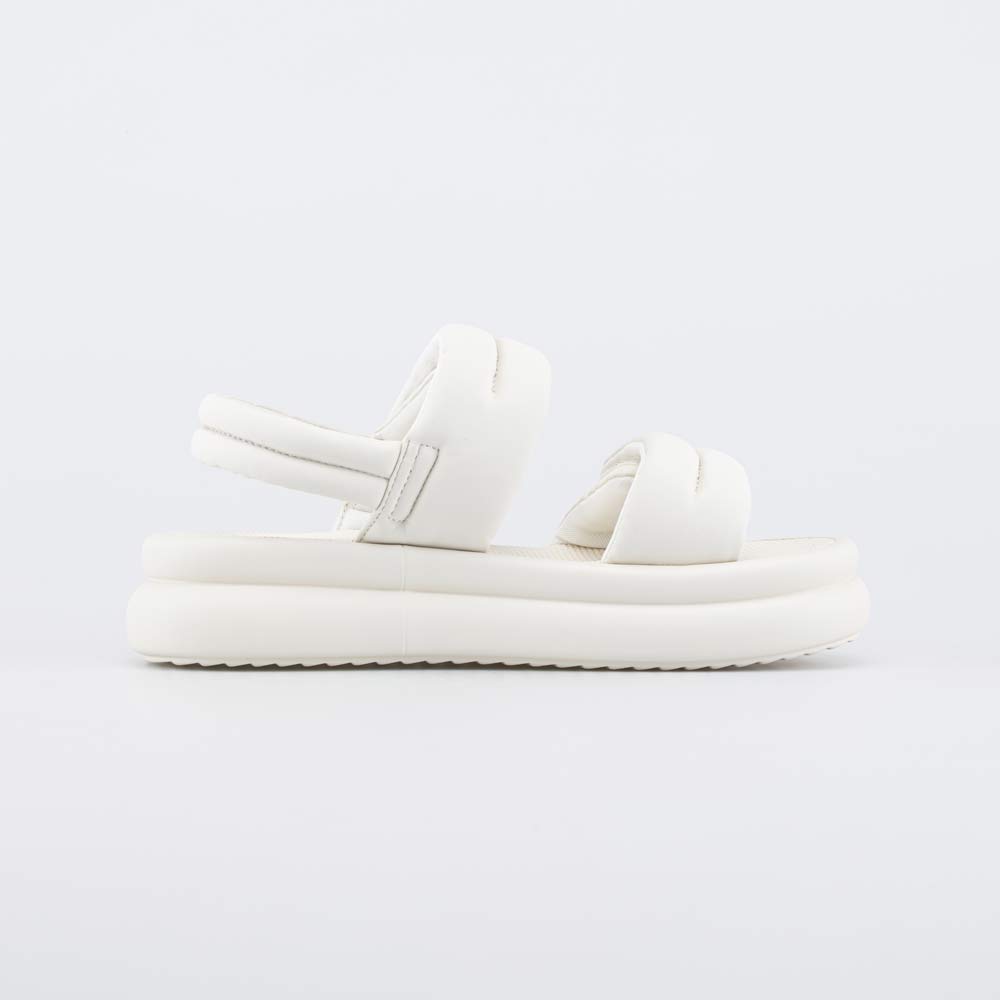 Сандалии 1 995 руб.